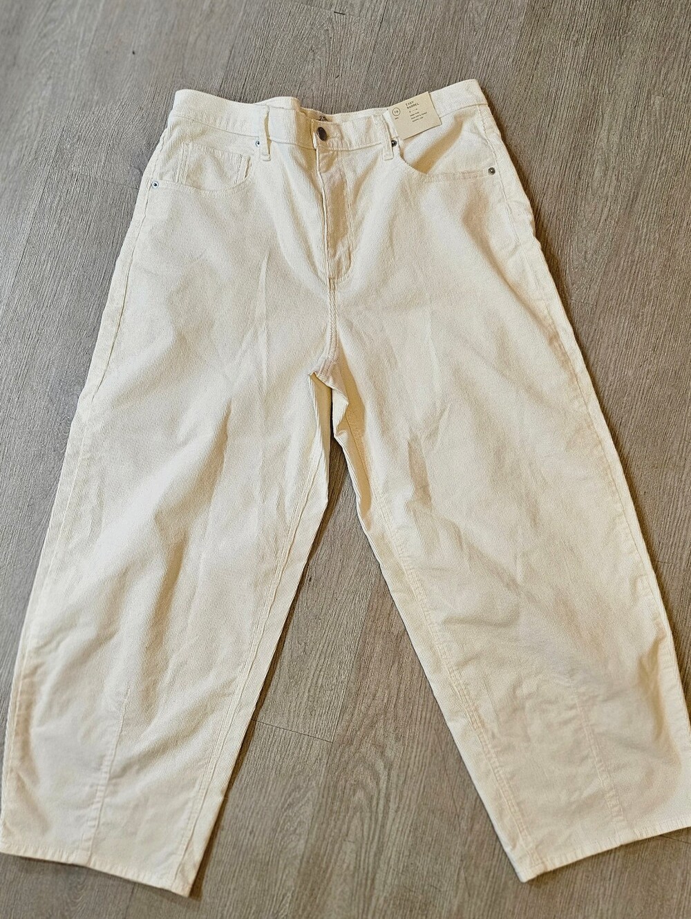 14R- Universal Thread- Barrel Leg Corduroy Pants- NWT